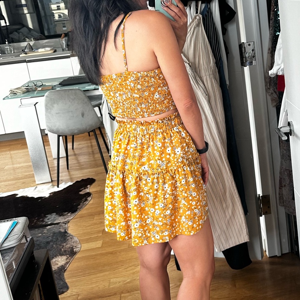 Two piece set - Picture 2 of 3